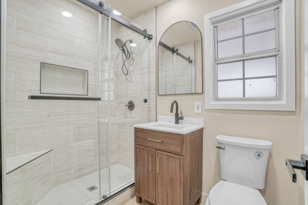 Gardena Home Remodel 2025 - We completed a complete home remodel in the city of Gardena! Over the course of a few weeks, we completed a kitchen remodel, bathroom remodel, new flooring and baseboards, and applied a fresh coat of paint!