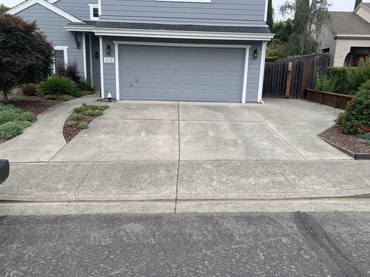 Pressure Washing in Benica driveway, walkway, patio, and sidewalk. - Customer wanted concrete cleaning after completing job. Customer was so excited that they booked us for more work on their yard. We are always available and willing to come out and give you the best price possible. Pressure Washing in Benica driveway, walkway, patio, and sidewalk. - Customer wanted concrete cleaning after completing job. Customer was so excited that they booked us for more work on their yard. We are always available and willing to come out and give you the best price possible.