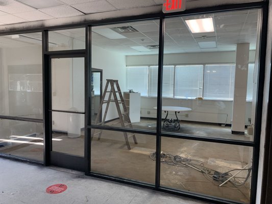 Storefront & Commercial Projects - We offer a full range of commercial glass services for doors and windows in Dallas and surrounding areas. Storefront & Commercial Projects - We offer a full range of commercial glass services for doors and windows in Dallas and surrounding areas.