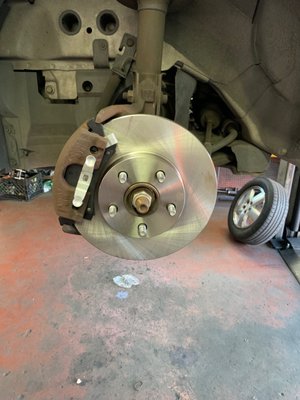 JEEP GRAND CHEROKEE (BRAKE PAD AND ROTOR REPLACMENT) - This repair was done on a jeep grand Cherokee. The rotors were in pretty bad shape so replacement was a must. We replaced both the brake pads and the rotors. JEEP GRAND CHEROKEE (BRAKE PAD AND ROTOR REPLACMENT) - This repair was done on a jeep grand Cherokee. The rotors were in pretty bad shape so replacement was a must. We replaced both the brake pads and the rotors.