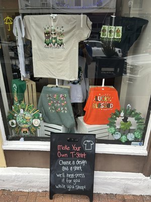 Lucky Umbrella Charms 🍀 - With Valentines Day, Marde Gras, and Presidents Day in the rearview mirror, we feeling lucky and and all geared up for St. Patrick’s Day! Come find our build your newest lucky charm right here at Under the Yellow Umbrella. Or check out everything at our online shop.