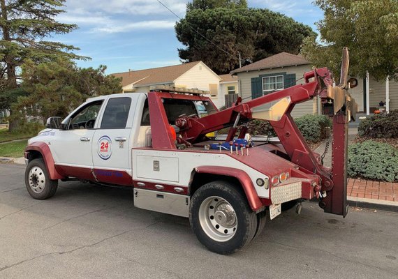 Our Towing Team - We pride ourselves in getting your tow getting done in a safe and secure manner. Call us today for you tow or roadside assistance! Our Towing Team - We pride ourselves in getting your tow getting done in a safe and secure manner. Call us today for you tow or roadside assistance!