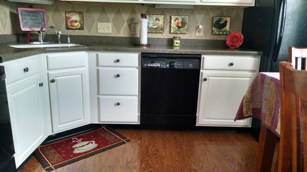 Cabinet Painting - If the cabinets in your kitchen or bathrooms are worn, scratched and outdated, you may be considering replacing them with new ones. That’s an expensive endeavor, even if you only replace the exteriors. Why not get them professionally painted instead?
You’d be surprised at how beautiful professionally repainted cabinets can be! You don’t have to settle for the limited colors of wood; the choices of paint are limited only by your imagination. And the best part is, painting is way less expensive than replacing them. Cabinet Painting - If the cabinets in your kitchen or bathrooms are worn, scratched and outdated, you may be considering replacing them with new ones. That’s an expensive endeavor, even if you only replace the exteriors. Why not get them professionally painted instead?
You’d be surprised at how beautiful professionally repainted cabinets can be! You don’t have to settle for the limited colors of wood; the choices of paint are limited only by your imagination. And the best part is, painting is way less expensive than replacing them.