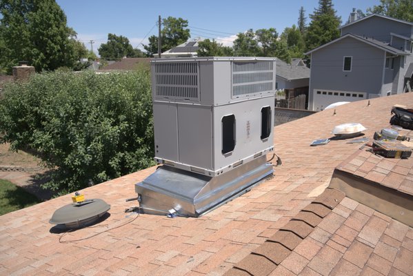 Same Day AC Unit Installation - We installed a new AC unit the same day. Including the roof unit set up. 

The customer's commentary: "The guys came in the morning around 10 AM, and by 6 PM all was already done!! These guys are PROs, extremely recommend!"