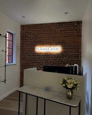 The Studio - Welcome to Plasma Babe - an elegant space filled with amentities that you'll be dying to come back to.