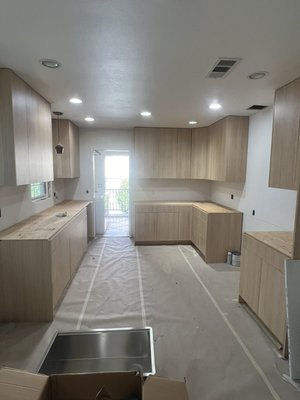 Kitchen remodel - Kitchen remodel completed with new electrical and plumbing . New can lights also installed Kitchen remodel - Kitchen remodel completed with new electrical and plumbing . New can lights also installed