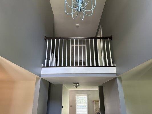 Interior Painting in Lagrangeville - This homeowner wanted to get the entire interior of the house painted before the family moved in to their new home.  Some excellent color selections, with some wall repairs done as part of the project to remove any cracks, nail pops or other imperfections.

Everything was done using Benjamin Moore Aura interior paint in a Matte finish for all walls, and a Semi-Gloss finish for all trim and doors.