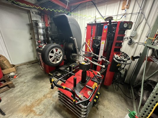 Full auto repair and detail. - Wether you need tires, brake pads, alignment or engine or transmission swap CarZone Auto Experts are here for you! Full auto repair and detail. - Wether you need tires, brake pads, alignment or engine or transmission swap CarZone Auto Experts are here for you!