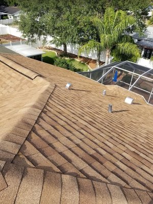 Tarpon Springs home 2022 - This was a reroof project in Tarpon Springs where SunCare Roofing replaced the main roof with shingles. Roof looks GREAT!!! Tarpon Springs home 2022 - This was a reroof project in Tarpon Springs where SunCare Roofing replaced the main roof with shingles. Roof looks GREAT!!!