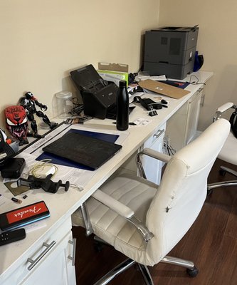 The cleaner the desk, the clearer the mind. 💭✨ - Discover your productivity oasis with a freshly cleaned desk – clutter-free, organized, and ready to inspire your best work. The cleaner the desk, the clearer the mind. 💭✨ - Discover your productivity oasis with a freshly cleaned desk – clutter-free, organized, and ready to inspire your best work.