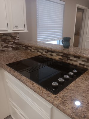 Spotless Oven Interior and Kitchen Counter Top! - Imagine opening your oven door to a pristine, spotless interior that looks brand new! At A.B. Select Cleaners, we bring this level of cleanliness to every appliance. This oven and kitchen counter top presents immaculate finish—free from stains, grease, or grime and shows our commitment to detail.  Our team doesn’t just clean; we rejuvenate. Cooking becomes a joy when your appliances shine.

- A.B Select Cleaners ✨🧼🧽