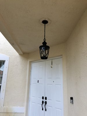 Miguel home - Installation of lights on the garage and entry door
