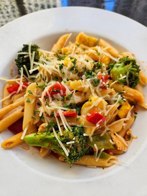 Royal Exchange Special 4/23-4/27 - It's Monday, and we are so excited to be here! 

Come check our specials for this week....

Chicken Broccoli Pasta- Penne with broccoli, chicken breast, yellow squash, bell peppers, and garlic tossed in a tomato basil sauce, and topped with parmesan cheese. 

Blackened Fish Salad- Blackened Cod on a bed of mixed greens and romaine with corn, kidney beans, tomato, avocado, and red pickled onion with cilantro lime dressing. 
This salad is on Rachel's highly recommended list! 


It's also IPA Monday! 
All IPA's $7.50 all day! 

See you soon!