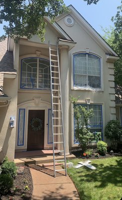 White House with black trim - Exterior house paint completed with excellence for an excellent price! White House with black trim - Exterior house paint completed with excellence for an excellent price!