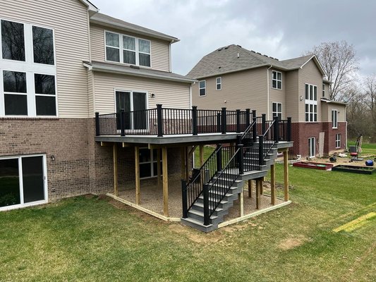 Trex deck - This deck was built in Lake Orion, MI Trex deck - This deck was built in Lake Orion, MI
