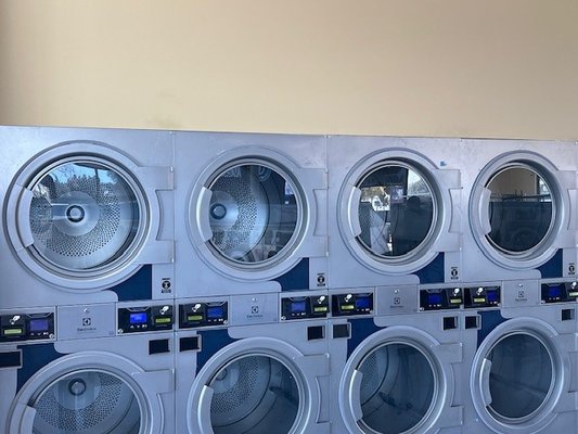 WaveMax Laundry - Cleanest, Fastest, Safest, Newest laundry mat in Moreno Valley. Offer Wash & Fold service can all do delivery and pick up. Come see why we are the #1 laundry mat in Moreno Valley. WaveMax Laundry - Cleanest, Fastest, Safest, Newest laundry mat in Moreno Valley. Offer Wash & Fold service can all do delivery and pick up. Come see why we are the #1 laundry mat in Moreno Valley.