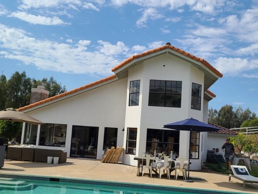 Escondido project - I did an upgrade color in Fascia Trim side doors and 3 car garage doors