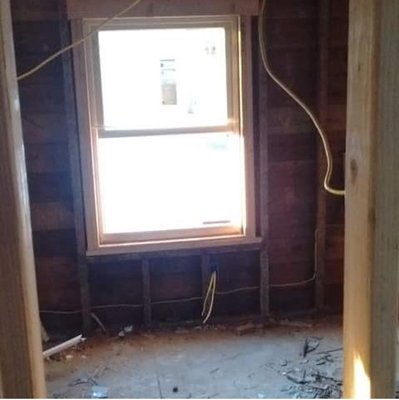 Windows remodeling - That’s my employee up there putting in 10 windows Windows remodeling - That’s my employee up there putting in 10 windows