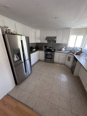 Kitchen Cabinets Re finishing - It’s crazy how just a simple paint job can make your kitchen look modern Kitchen Cabinets Re finishing - It’s crazy how just a simple paint job can make your kitchen look modern