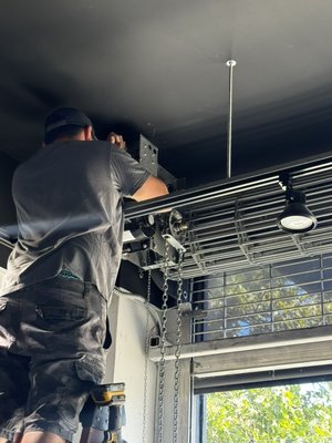 Off truck commercial door - We try to do everything we can to repair the door without replacing it, even if it requires a lot of work. We make sure to finish it the same day. Off truck commercial door - We try to do everything we can to repair the door without replacing it, even if it requires a lot of work. We make sure to finish it the same day.