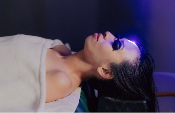 Pamper package - Microdermabrasion preps and smooths the skin,
Thunder Lift tightens and firms,
Pico Laser clears and rejuvenates at a deeper level. Pamper package - Microdermabrasion preps and smooths the skin,
Thunder Lift tightens and firms,
Pico Laser clears and rejuvenates at a deeper level.