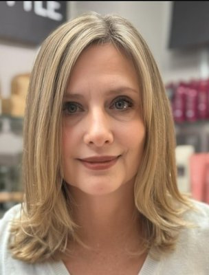 Radiant Blonde Highlights by Lisa ✨ - A fresh, sun-kissed look perfect for travels! Lisa’s expert touch brings out the best in blonde highlights and vanilla blonde tones, creating a bright, warm hue that enhances your natural radiance. Whether you're jet-setting or just embracing the season, this flawless blend adds dimension and a luminous glow, leaving you with a soft, effortlessly chic style.
IG: @lisa_headquarters Radiant Blonde Highlights by Lisa ✨ - A fresh, sun-kissed look perfect for travels! Lisa’s expert touch brings out the best in blonde highlights and vanilla blonde tones, creating a bright, warm hue that enhances your natural radiance. Whether you're jet-setting or just embracing the season, this flawless blend adds dimension and a luminous glow, leaving you with a soft, effortlessly chic style.
IG: @lisa_headquarters