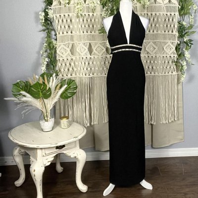 Vintage Betsey Johnson - Immaculate vintage condition! STUNNING, elegant and feminine. Come by our store and try it on! Vintage Betsey Johnson - Immaculate vintage condition! STUNNING, elegant and feminine. Come by our store and try it on!