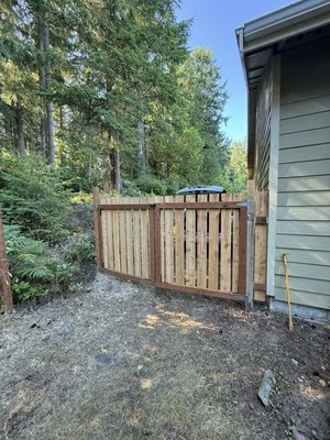 complete replacement of the gates leading to the backyard🫡 - the gate is too old and the posts have become too weak. I replaced the posts and also built a new gate so that the client could use it. if you want the same, please contact me📞😎 complete replacement of the gates leading to the backyard🫡 - the gate is too old and the posts have become too weak. I replaced the posts and also built a new gate so that the client could use it. if you want the same, please contact me📞😎