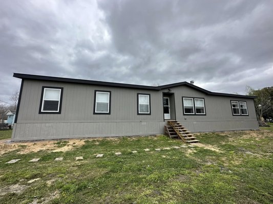 "Pretty & Plain" - ✨Zeke’s Siding & Construction LLC
🤩Mobile Home Skirting
🏠 Size: 32 x 76
📍Crosby, Texas! "Pretty & Plain" - ✨Zeke’s Siding & Construction LLC
🤩Mobile Home Skirting
🏠 Size: 32 x 76
📍Crosby, Texas!