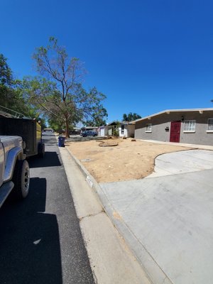 Curbside Pick up - Customer called us and needed the junk to be removed from the curb. No problem. Got Junk? Want It GONE? give us a call! 661-227-2080 Curbside Pick up - Customer called us and needed the junk to be removed from the curb. No problem. Got Junk? Want It GONE? give us a call! 661-227-2080