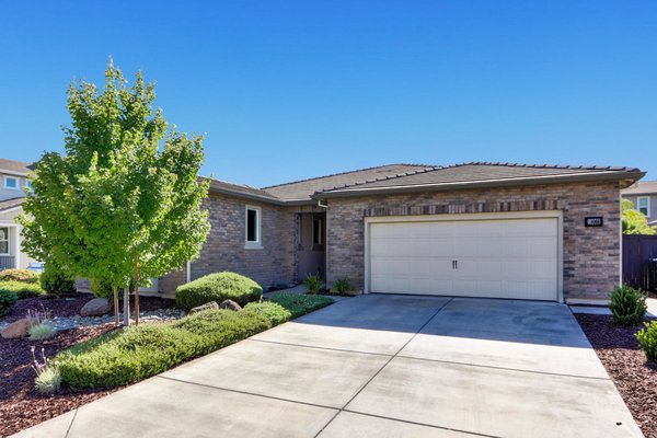 Wildhawk Neighborhood SOLD for over $20k of asking price - SOLD within Days on Market for Almost $20,000 Over Asking Price.  Maximize Home Value for Seller and Congrats to New Home Buyers and Family in one of the most sought after neighborhoods. 

LOCATION! LOCATION! Located in Wildhawk Sought after Neighborhood. Spectacular Single Story Home with 4 Bedrooms, 2.5 Baths, 3 Car Tandem Garages with Pool Sized Backyard. Large Foyer Entry, Thin Slate Title Flooring Thru out Living area. Open Great Room with Gourmet Kitchen; Center Island with Sink & Dishwasher, Built-in Microwave, Oven, Gas Cook Top. Breakfast Bar Counter tops, Dining Area. Big Master Bedroom and Master Bathroom with Sunken Tub, Separate Shower & Walk In Closet. Big Laundry room with Cabinet & Sink. Large Aluminum Covered Patio with Ceiling Fan with Concrete Pad. Backyard with Lush Green Lawn, Room for Plants, Gardening. Located within Minutes to some of the Best Schools. Close to Wildhawk Golf Course.