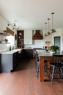 Kitchen Remodel 2023 - This kitchen was part of a whole home remodel! 20+ years old and it was ready for a refresh.  Go see our website with more photos of this beautiful kitchen and the bathrooms.