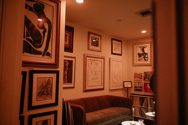 Commercial Interior Design & Finishing (Manhattan) - We worked with an art gallery owner to transform his space into a private event space that could be rented for parties, corporate events, and shoots. Commercial Interior Design & Finishing (Manhattan) - We worked with an art gallery owner to transform his space into a private event space that could be rented for parties, corporate events, and shoots.