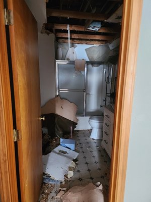 Water Damage Restoration - Whether you're dealing with a small leak or a major flood, we act fast to restore your property safely and effectively. We offer emergency service 24/7 Water Damage Restoration - Whether you're dealing with a small leak or a major flood, we act fast to restore your property safely and effectively. We offer emergency service 24/7