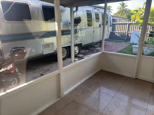 Screen patio with kick plate - screen patio installation with 1 patio door and 24 inches kick plate around Screen patio with kick plate - screen patio installation with 1 patio door and 24 inches kick plate around
