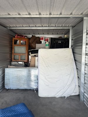 Load and Unload 2 bedroom apartment - Disassembling and reassembling furniture
* Organizing items to maximize truck spac Load and Unload 2 bedroom apartment - Disassembling and reassembling furniture
* Organizing items to maximize truck spac