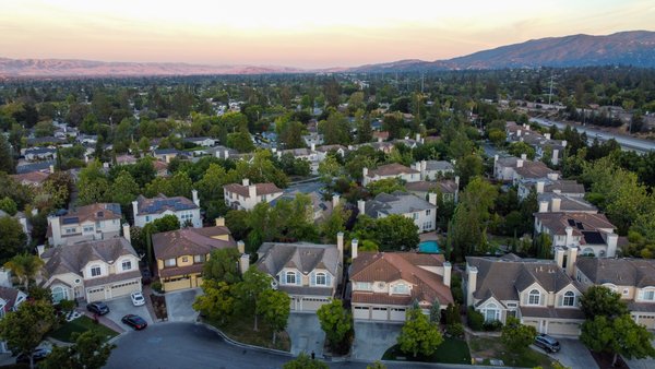 Single Family Home / Condo / Townhome - Discover luxury living at its finest in this stunning, unfurnished home located in the prestigious Saratoga neighborhood. Nestled on a serene cul-de-sac, the property offers an unparalleled living experience with its expansive layout and modern amenities. This exquisite property features a spacious, open-concept design with high ceilings, large windows, and elegant finishes throughout, creating a bright and inviting atmosphere. Single Family Home / Condo / Townhome - Discover luxury living at its finest in this stunning, unfurnished home located in the prestigious Saratoga neighborhood. Nestled on a serene cul-de-sac, the property offers an unparalleled living experience with its expansive layout and modern amenities. This exquisite property features a spacious, open-concept design with high ceilings, large windows, and elegant finishes throughout, creating a bright and inviting atmosphere.