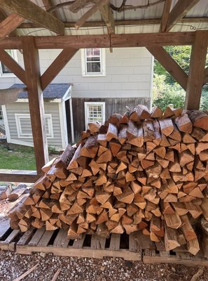 Stacked Face Cord - Getting Ready for Winter - We stacked firewood for a customer gearing up for fall/winter. Unlike many other firewood suppliers in the area, our firewood is always ready to burn and does not require any seasoning as its ultra kiln-dried to less than 10% moisture. Our mixed hardwood is extremely versatile -- whether its heating your home, enjoying an outdoor camp fire, or over the fire cooking. Stacked Face Cord - Getting Ready for Winter - We stacked firewood for a customer gearing up for fall/winter. Unlike many other firewood suppliers in the area, our firewood is always ready to burn and does not require any seasoning as its ultra kiln-dried to less than 10% moisture. Our mixed hardwood is extremely versatile -- whether its heating your home, enjoying an outdoor camp fire, or over the fire cooking.