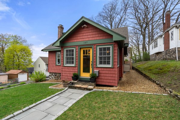 Worcester Bungalow For Sale (Example) - Here is an example of the type of marketing photography we are capable of achieving. We sold this incredible home in just 3 days with multiple offers.
If you're considering a move or curious about the current value of your home, the Rheault Real Estate Team is ready to assist. With over 16 years of experience and more than 400 successful home sales under our belts, we provide the expertise you deserve.
Reach out to us today! Worcester Bungalow For Sale (Example) - Here is an example of the type of marketing photography we are capable of achieving. We sold this incredible home in just 3 days with multiple offers.
If you're considering a move or curious about the current value of your home, the Rheault Real Estate Team is ready to assist. With over 16 years of experience and more than 400 successful home sales under our belts, we provide the expertise you deserve.
Reach out to us today!