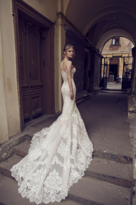 Shakespeare Collection - The Noya by Riki Dalal Bridal 2018 Shakespeare Collection is an extraordinary array of wedding dresses featuring light, sexy, and romantic designs. Shakespeare Collection - The Noya by Riki Dalal Bridal 2018 Shakespeare Collection is an extraordinary array of wedding dresses featuring light, sexy, and romantic designs.