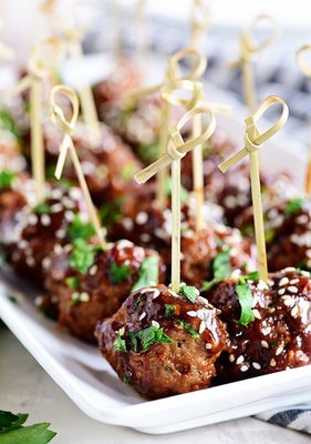 Canapé Catering - Top Notch Catering offers elegant, bite-sized canapé catering designed to elevate any event. Perfect for weddings, corporate functions, cocktail parties, and private gatherings, our service combines refined presentation with bold, memorable flavours.

We provide both passed canapés served by our professional staff and beautifully curated stationary grazing tables, giving you flexibility to match the style and flow of your event. From sophisticated hors d’oeuvres to abundant grazing displays, each menu is thoughtfully designed using high-quality ingredients.