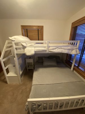 Airbnb cleaning - This was an Airbnb cleaning that was done in Heber City. Very beautiful right next to the ski slopes. Airbnb cleaning - This was an Airbnb cleaning that was done in Heber City. Very beautiful right next to the ski slopes.