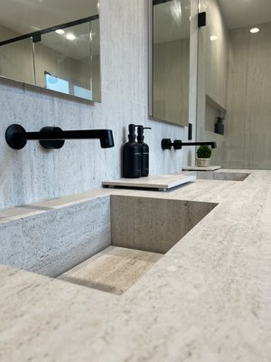 Bathroom Remodel Sherman Oaks - Bathroom Remodel | Sherman Oaks ✨
Complete transformation of an outdated bathroom into a modern, functional, and elegant space.
Custom vanity, sleek tile work, frameless glass shower, and upgraded lighting all done with attention to detail and client vision in mind.
Another happy client in Sherman Oaks!