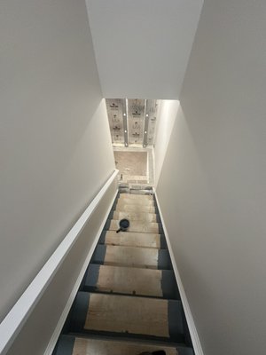 Sanding and painting stairs - Sanding and painting stairs Sanding and painting stairs - Sanding and painting stairs