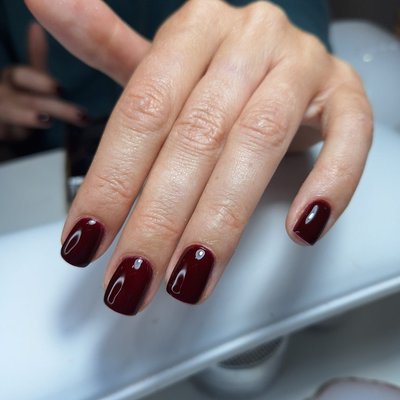 Burgundy design - Burgundy Design a safe option for people who wants simple and authentic nails
