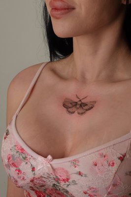 Lina - @lina.xart - Lina specializes in micro realism and fine line tattoos, bringing meticulous detail and delicate artistry to every piece she creates. Lina - @lina.xart - Lina specializes in micro realism and fine line tattoos, bringing meticulous detail and delicate artistry to every piece she creates.