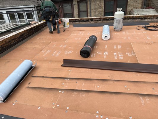 Flat Roof - A garages flat roof was done this day. Flat Roof - A garages flat roof was done this day.