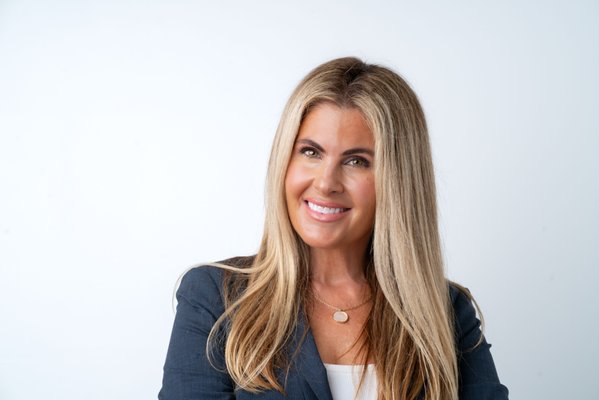 Business and Corporate Portraits - Do you need a new Headshot for your LinkedIn profile, your résumé, social media, conference bio pic or company website?
$550 for 1.5 hours
I am LA/OC Based and can shoot with you at a studio or on location at your business/office.
- 90 minute shoots include unlimited wardrobe changes (if needed)
- 5 edited high resolution photos (also resized for social)
- I will provide lighting and direction to help you feel comfortable in front of the camera. You want to look like a human being, not a dead fish! Business and Corporate Portraits - Do you need a new Headshot for your LinkedIn profile, your résumé, social media, conference bio pic or company website?
$550 for 1.5 hours
I am LA/OC Based and can shoot with you at a studio or on location at your business/office.
- 90 minute shoots include unlimited wardrobe changes (if needed)
- 5 edited high resolution photos (also resized for social)
- I will provide lighting and direction to help you feel comfortable in front of the camera. You want to look like a human being, not a dead fish!