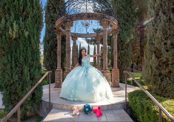 Quinceañera Photography - As a quinceañera photographer in Phoenix, I promise to be by your side and capture memories you'll remember forever. I promise to document you having fun with your friends, cousins, and family. I promise to capture the joy and enthusiasm you are going to have on your quinceañera!
Imagine a month after your quinceañera and you get your quince photos in an album. All you have to do is turn a page and see how great your day was. You get to see how beautiful you look in your quince dress. See how amazing and beautiful your cousins and friends looked. See how weird and crazy your family was celebrating your birthday with you. You can remember all the planning you and your parents did. And see how stunning your parents looked. Thanks, mom and dad, tia and tio, who helped, gave, and provided this celebration. Quinceañera Photography - As a quinceañera photographer in Phoenix, I promise to be by your side and capture memories you'll remember forever. I promise to document you having fun with your friends, cousins, and family. I promise to capture the joy and enthusiasm you are going to have on your quinceañera!
Imagine a month after your quinceañera and you get your quince photos in an album. All you have to do is turn a page and see how great your day was. You get to see how beautiful you look in your quince dress. See how amazing and beautiful your cousins and friends looked. See how weird and crazy your family was celebrating your birthday with you. You can remember all the planning you and your parents did. And see how stunning your parents looked. Thanks, mom and dad, tia and tio, who helped, gave, and provided this celebration.