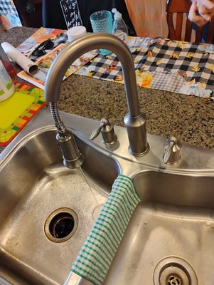 Kitchen Faucet Replacement - Replaced the old faucet with a new one. Made Dans wife extremely happy ;)